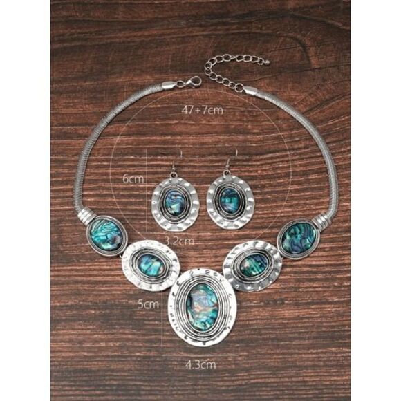 Silver Labradorite Hammered Geometric Necklace and Earring Set - Picture 3 of 6